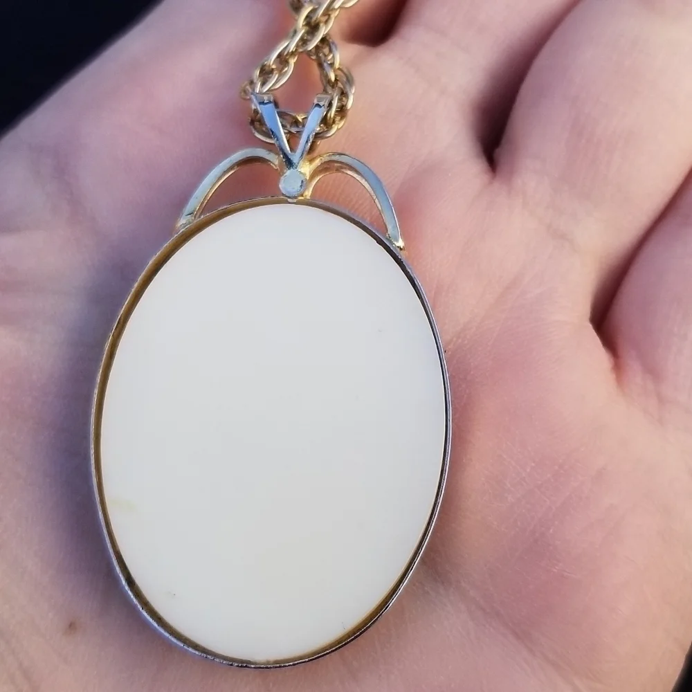 vintage gold tone chain with roses on cream pendant